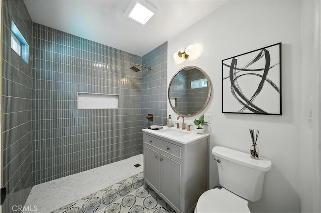 5243 Tara Pl, San Diego, CA 92117 - full bath featuring tiled shower and vanity