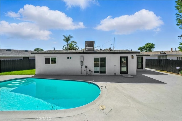 5243 Tara Pl, San Diego, CA 92117 - view of pool with a patio and a fenced backyard