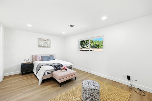 1170 Turquoise St, Hemet, CA 92543 - bedroom featuring light wood finished floors and recessed lighting