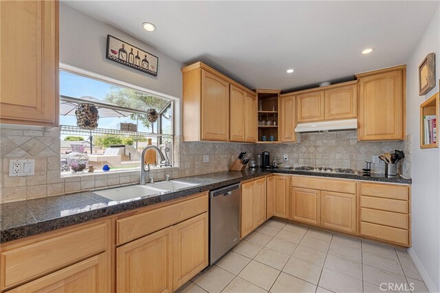 16052 Davis Ln, Huntington Beach, CA 92649 - photo 7