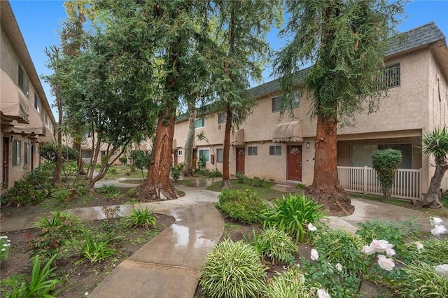 17061 Roscoe Blvd Unit 6, Northridge, CA 91325 - view of property's community