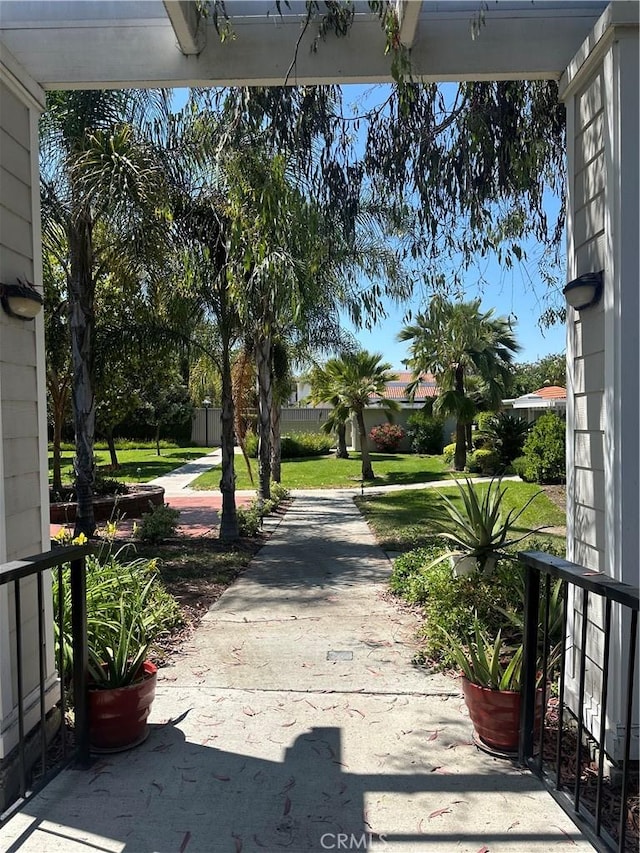 967 Calle Aragon Unit B, Laguna Woods, CA 92637 - view of yard