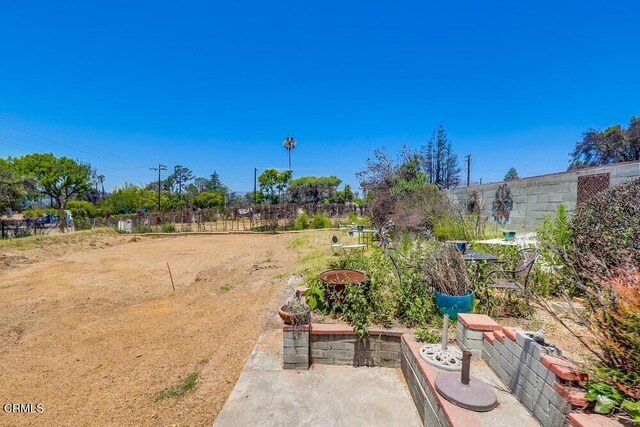385 E Mariposa St, Altadena, CA 91001