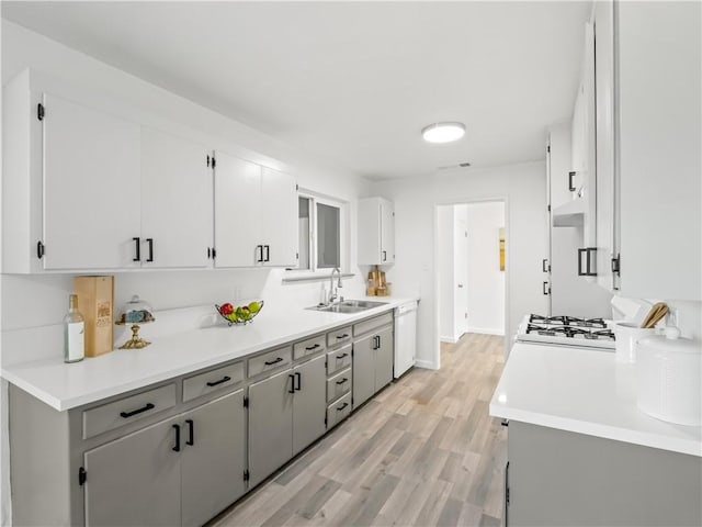1028 W Holland Ave, Fresno, CA 93705 - photo 8