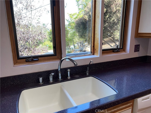 1608 Bradford Rd, Cambria, CA 93428 - detailed view of a sink