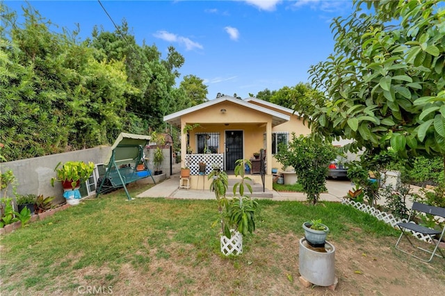 1153 Isabel St, Los Angeles, CA 90065 - bungalow-style home featuring stucco siding and a patio