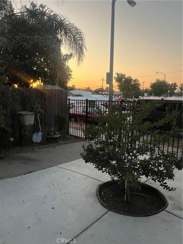 586 W Center St, Pomona, CA 91768 - photo 5