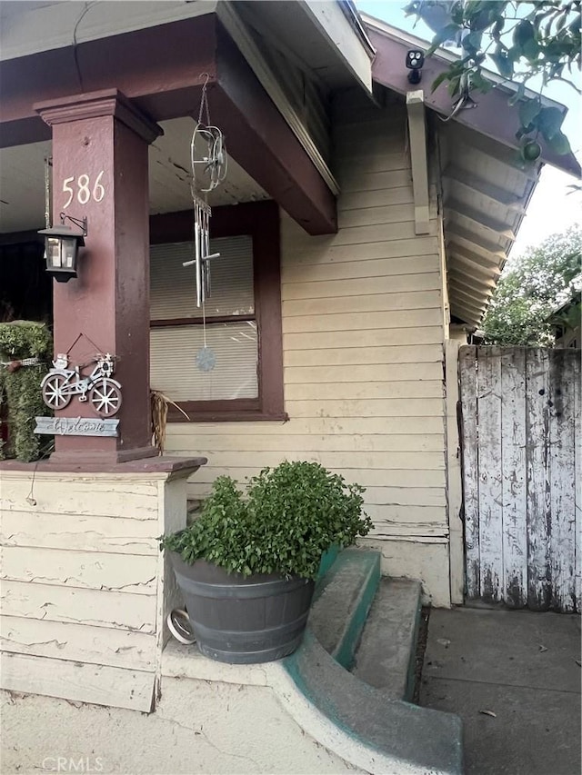 586 W Center St, Pomona, CA 91768 - photo 2
