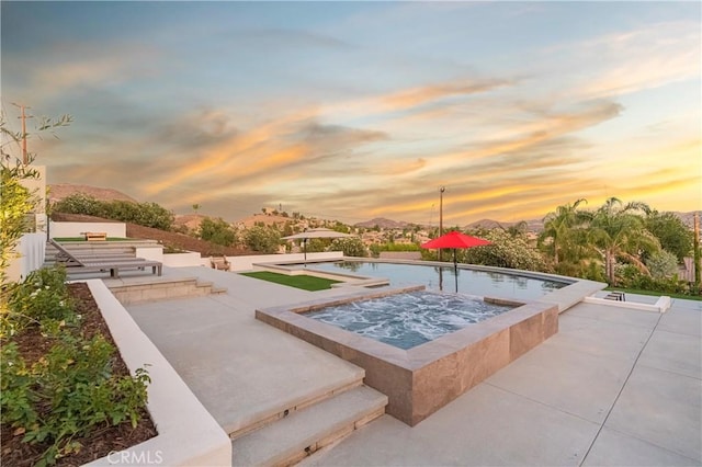 22241 San Joaquin Dr W, Canyon Lake, CA 92587 - photo 2