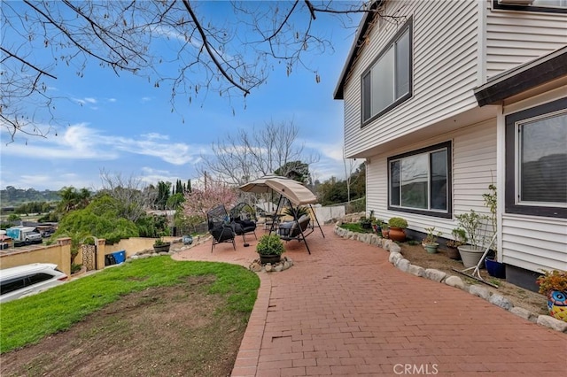 9707 Foothill Blvd, Sylmar, CA 91342 - view of patio