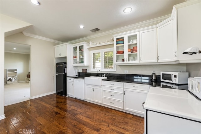 41559 Floyd Ct, Temecula, CA 92592 - kitchen featuring white appliances, ornamental molding, dark wood-style floors, white cabinetry, and recessed lighting