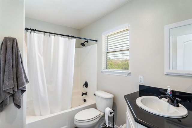 41559 Floyd Ct, Temecula, CA 92592 - full bath with vanity and shower / bath combo with shower curtain