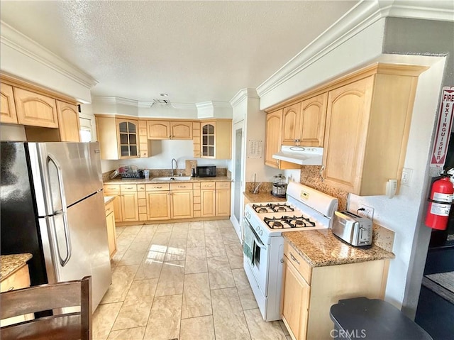 732 James Pl, Pomona, CA 91767 - photo 9