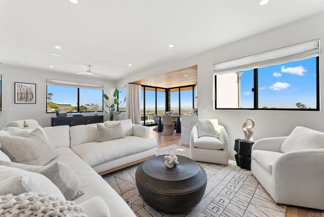 5530 Candlelight Dr, La Jolla, CA 92037 - living area featuring recessed lighting and light wood-type flooring