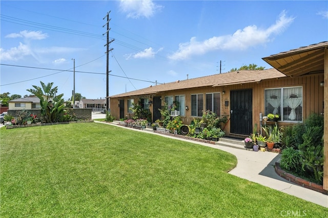 414 Island Ave, Wilmington, CA 90744 - view of grassy yard