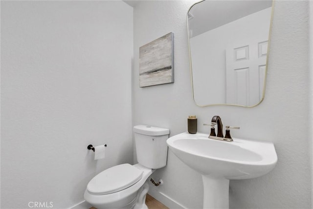 46079 Galaxy Ct, Temecula, CA 92592 - half bath featuring baseboards and toilet