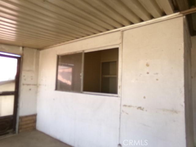 34915 Cedar Rd, Barstow, CA 92311 - view of unfurnished sunroom
