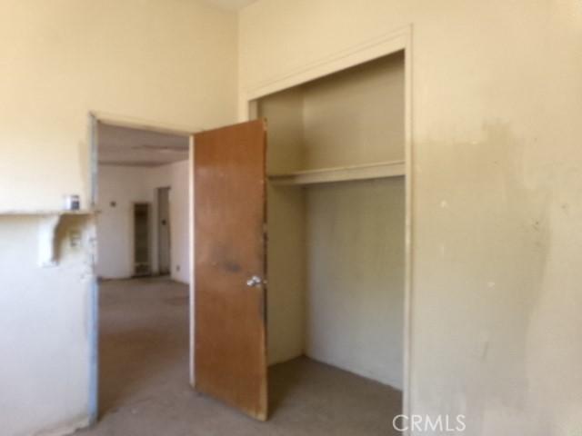 34915 Cedar Rd, Barstow, CA 92311 - view of closet