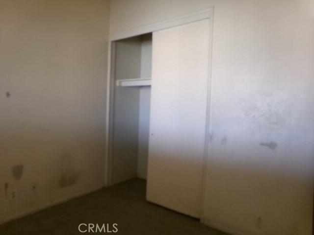 34915 Cedar Rd, Barstow, CA 92311 - view of closet