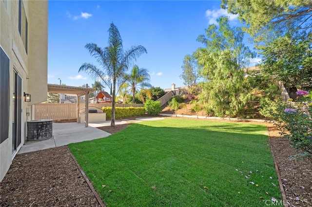 45114 Via Quivera, Temecula, CA 92592 - fenced backyard featuring a patio area