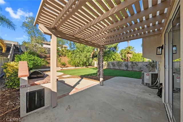 45114 Via Quivera, Temecula, CA 92592 - fenced backyard featuring a patio area and a pergola