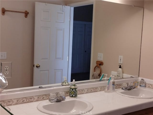 13205 Santa Lucia Rd, Atascadero, CA 93422 - full bathroom with double vanity