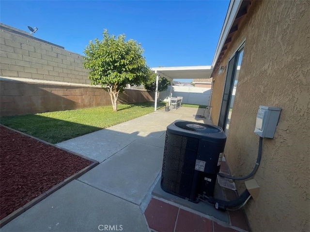 14194 Old Field Ave, Fontana, CA 92337 - fenced backyard featuring a patio