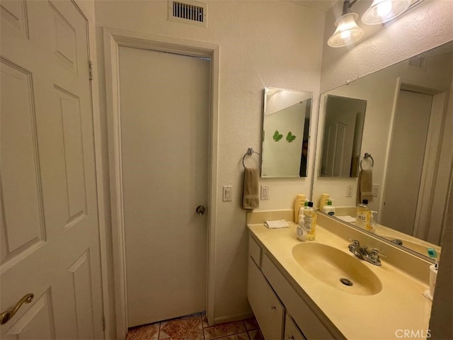 14194 Old Field Ave, Fontana, CA 92337 - bathroom featuring vanity