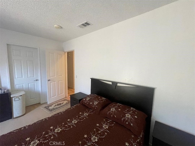 14194 Old Field Ave, Fontana, CA 92337 - bedroom featuring a textured ceiling