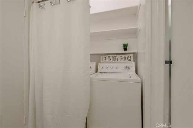 5534 Encino Ave Unit 211, Encino, CA 91316 - laundry room with washer / clothes dryer