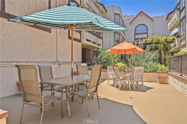 5534 Encino Ave Unit 211, Encino, CA 91316 - view of patio / terrace featuring outdoor dining space