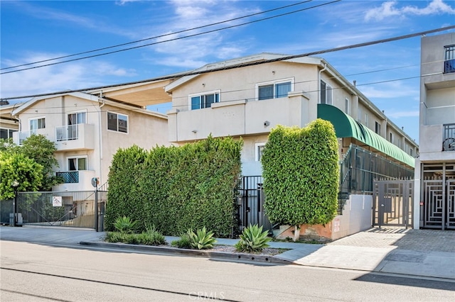 8828 Burnet Ave Unit 9, North Hills, CA 91343 - view of property