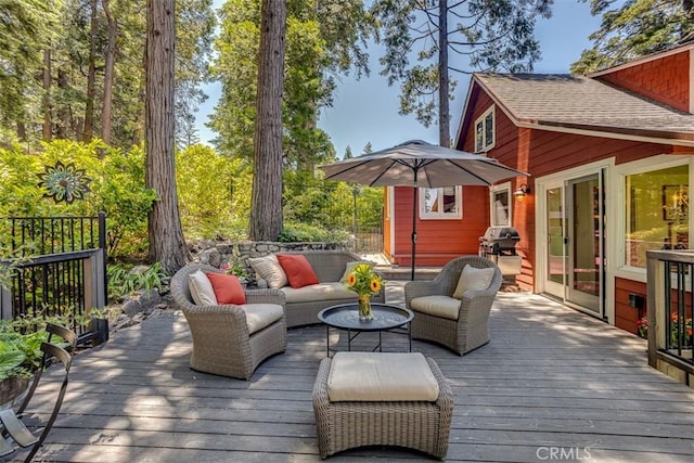 433 Milburn Rd, Lake Arrowhead, CA 92352 - wooden terrace featuring an outdoor hangout area and grilling area