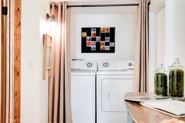 433 Milburn Rd, Lake Arrowhead, CA 92352 - laundry area with washer and clothes dryer