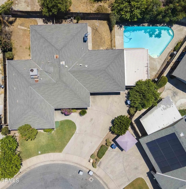 4713 Perris Way, Bakersfield, CA 93309 - bird's eye view of a pool area