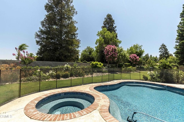 13305 San Simeon Ave, Bakersfield, CA 93314 - view of pool featuring an in-ground hot tub