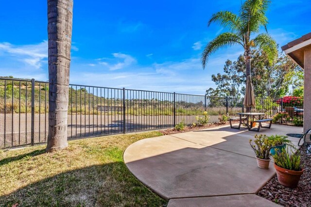 11337 Vista Elevada, San Diego, CA 92131 - view of yard featuring a patio