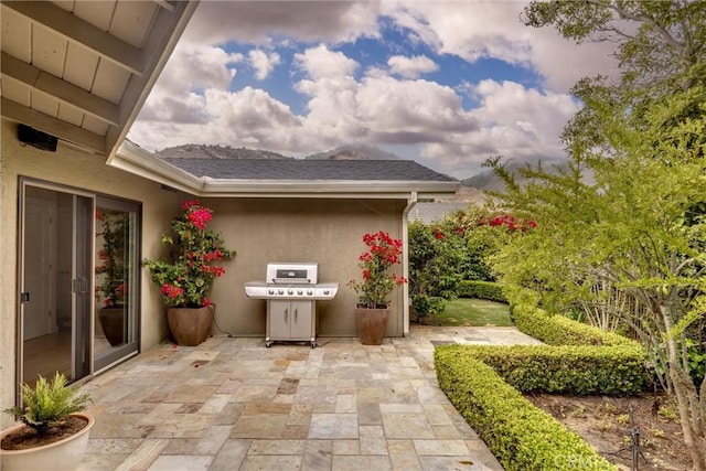 125 Park Pl, Pismo Beach, CA 93449 - view of patio / terrace with a grill
