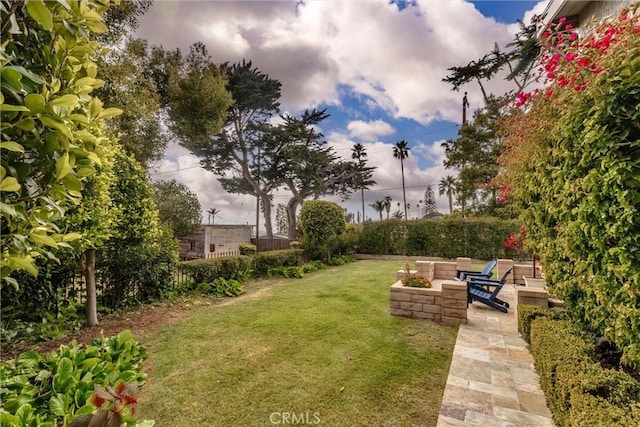 125 Park Pl, Pismo Beach, CA 93449 - view of yard with a patio