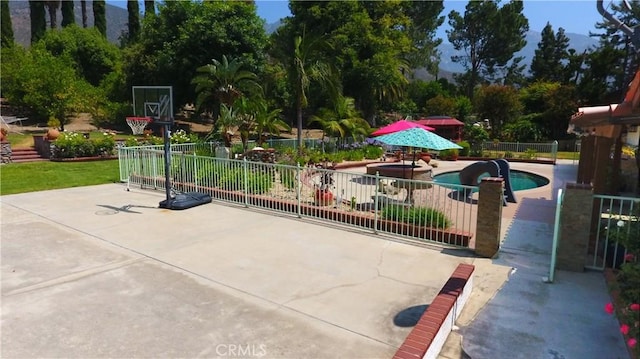 2509 Euclid E, Upland, CA 91784 - surrounding community with a swimming pool and a patio area