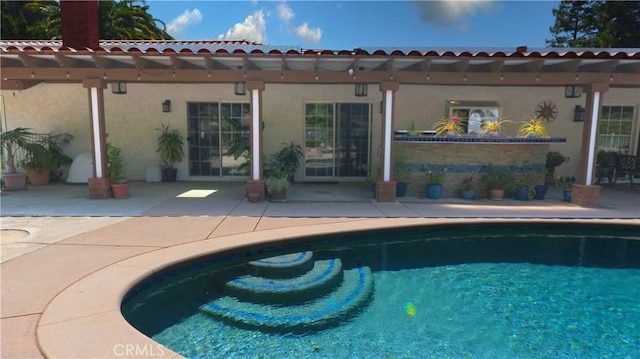2509 Euclid E, Upland, CA 91784 - swimming pool with a patio area