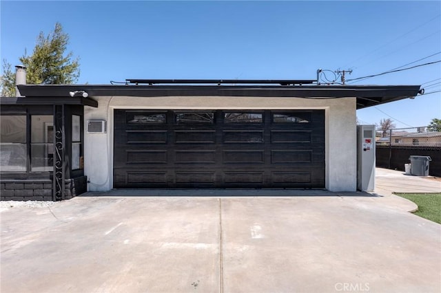 7573 Cibola Trl, Yucca Valley, CA 92284 - garage featuring driveway