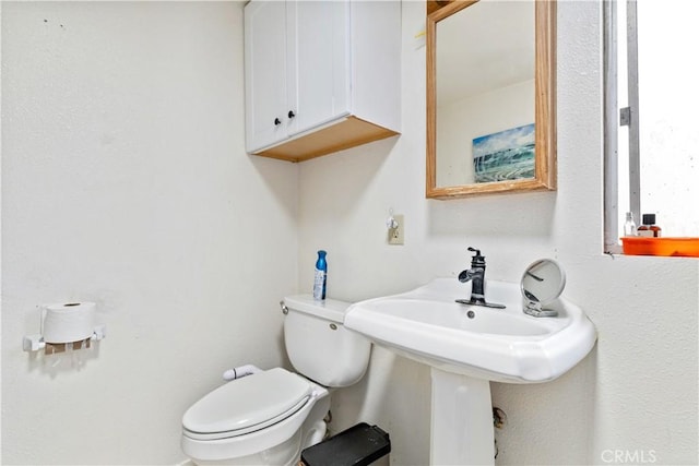 971 Ramona Ave, Los Osos, CA 93402 - half bath with toilet