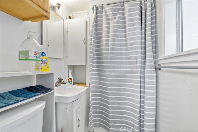 971 Ramona Ave, Los Osos, CA 93402 - full bath with vanity and a shower with curtain