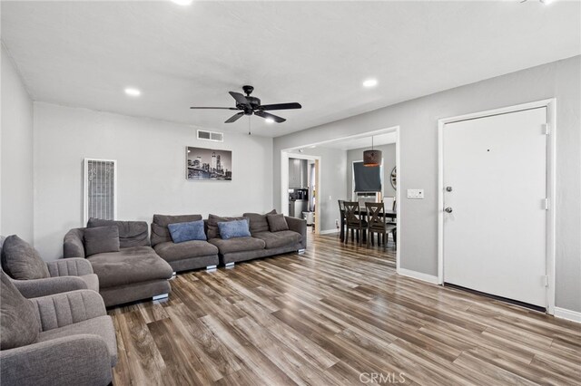 321 Circle Dr, Bakersfield, CA 93308 - photo 11