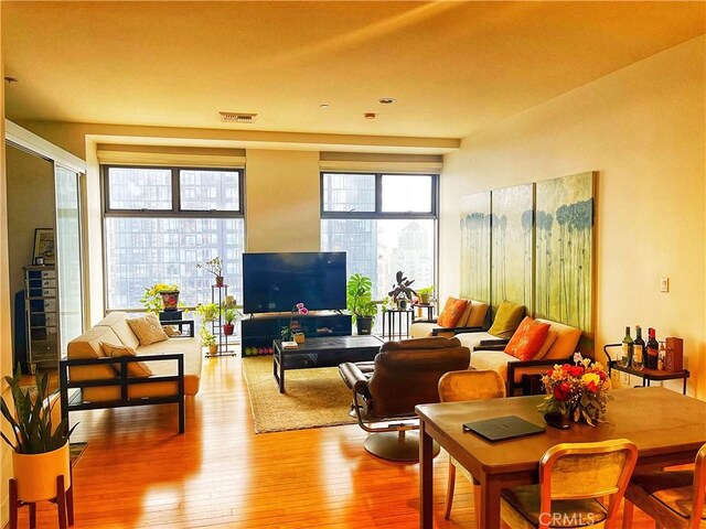 801 S Grand Ave Unit 1608, Los Angeles, CA 90017 - living area with hardwood / wood-style floors