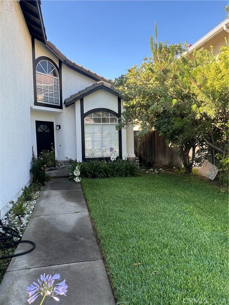 11839 Antler Peak Ct, Rancho Cucamonga, CA 91737 - entrance to property with stucco siding