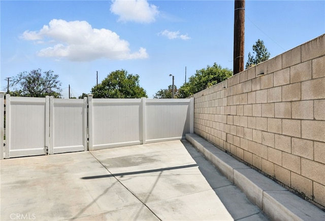 4220 Monticello Ave, Riverside, CA 92503 - view of patio