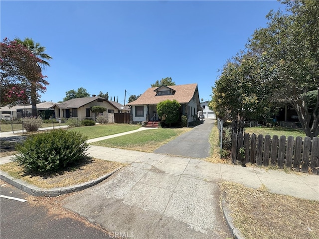 537 San Francisco Ave, Pomona, CA 91767 - view of front of house featuring a residential view