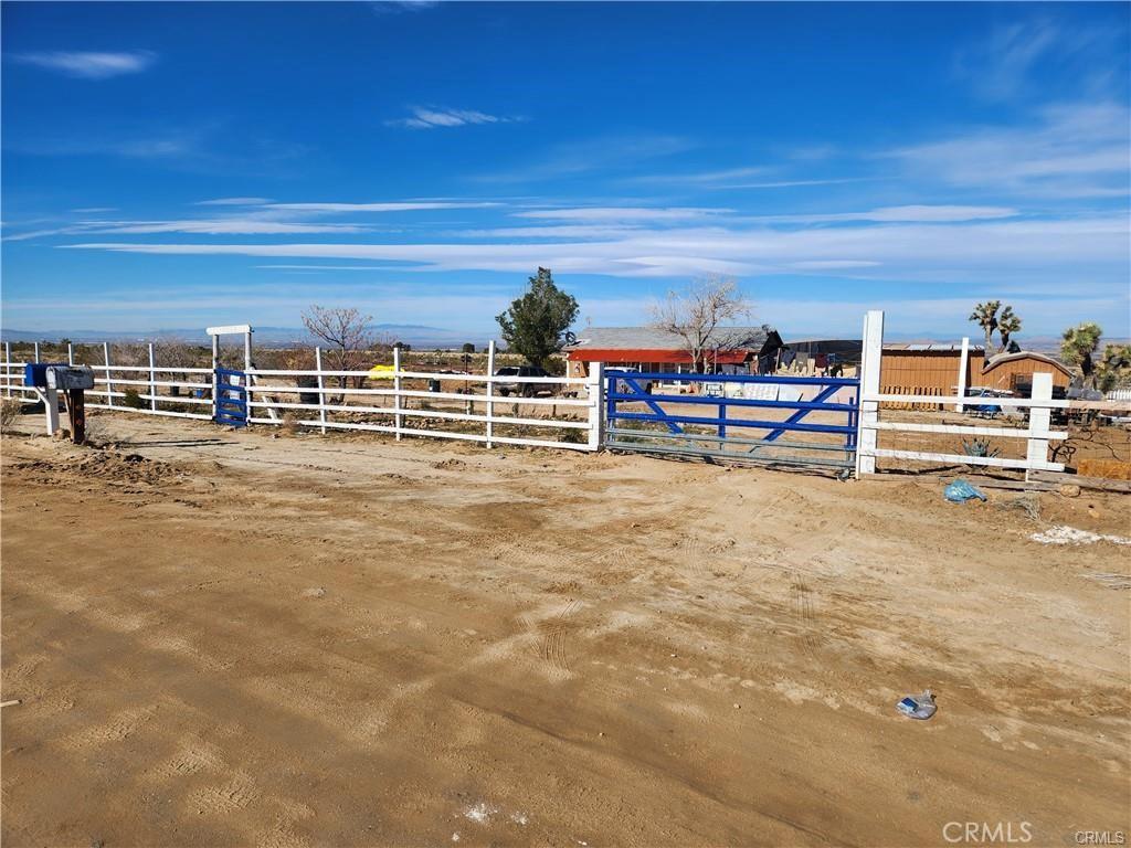 17075 Fort Tejon Rd, Llano, CA 93544 - view of yard featuring a view of countryside
